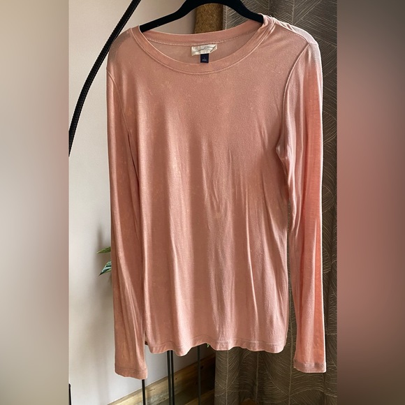 Universal Thread Top - Picture 2 of 6